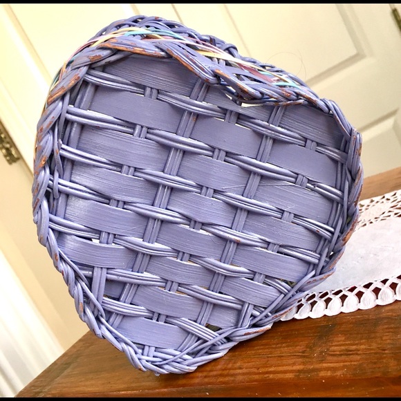 VTG WOVEN PURPLE HEART SHAPED BASKET MULTICOLOR - Picture 2 of 8